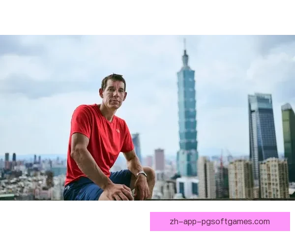 攀岩高手挑战极限：垂直直播风采展示