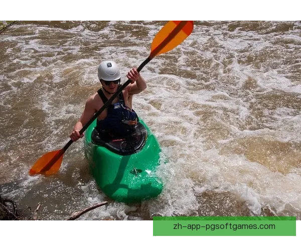 穿越湍急之旅：挑战皮划艇赛程