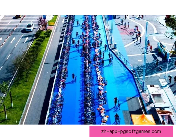 铁人三项赛事盛况：冠军诞生，挑战极限，铁人精神闪耀。